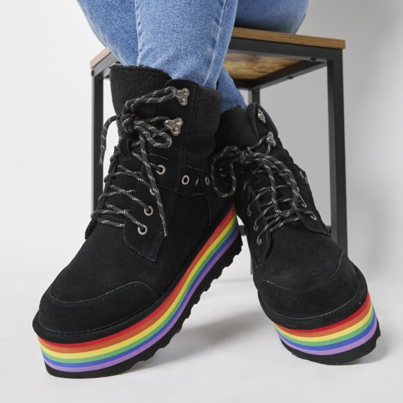 Super Sale! NWT - BEARPAW Women's Retro Alicia Boots